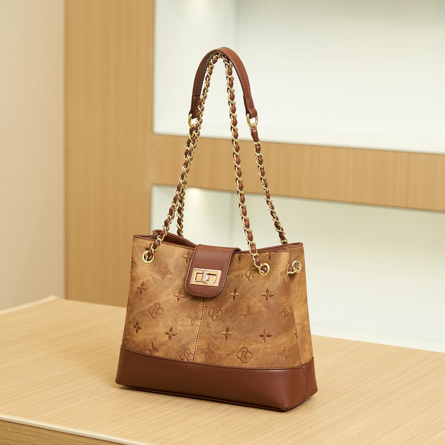 

Embroidered Chain Bag, New French Retro Shoulder Bag, Versatile Crossbody Bag, Bucket Bag