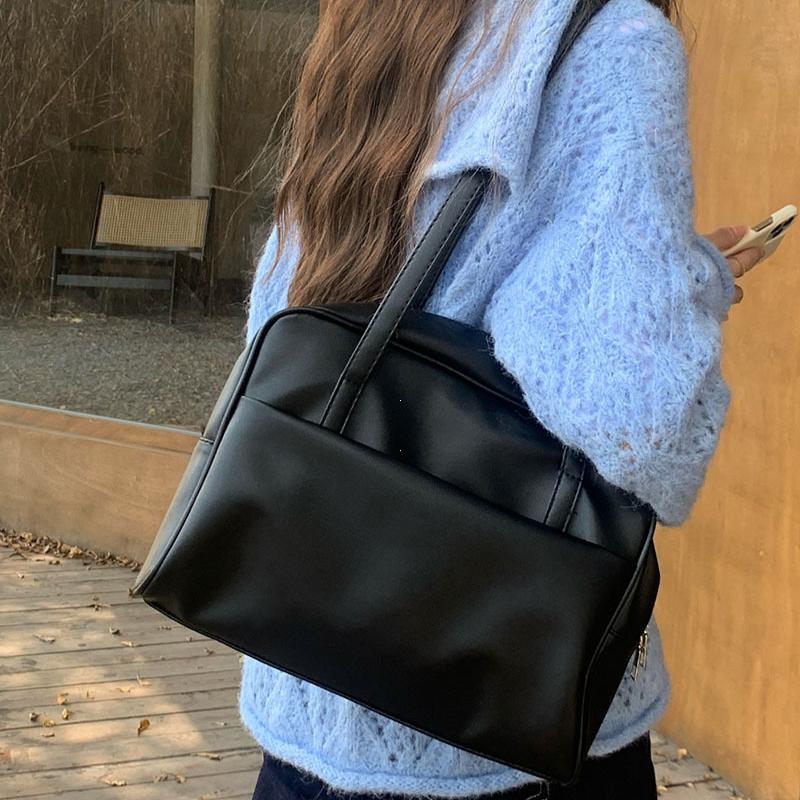 Women's Large Capacity Single Shoulder Bag Korean Style Multifunctional Handbag Vintage Underarm Bag Versatile Commuting Tote Bag Women Bag
