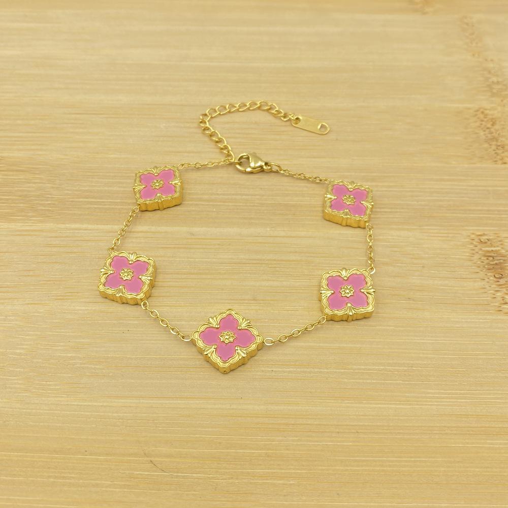 

Браслет из титановой стали 13 мм, в виде четырехлистного цветка, милый и свежий, не теряет цвет, модный женский браслет-клевер