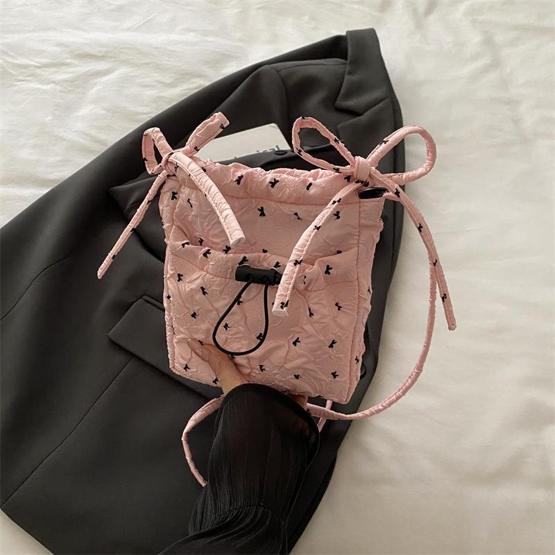 

Bow underarm bag women s new niche simple handbag versatile casual fashion shoulder bag розовый