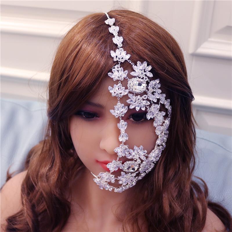 European And American Ins Bloggers Have The Same Exaggerated Fashion Rhinestone Half Face Mask Halloween Dance Accessories Mask