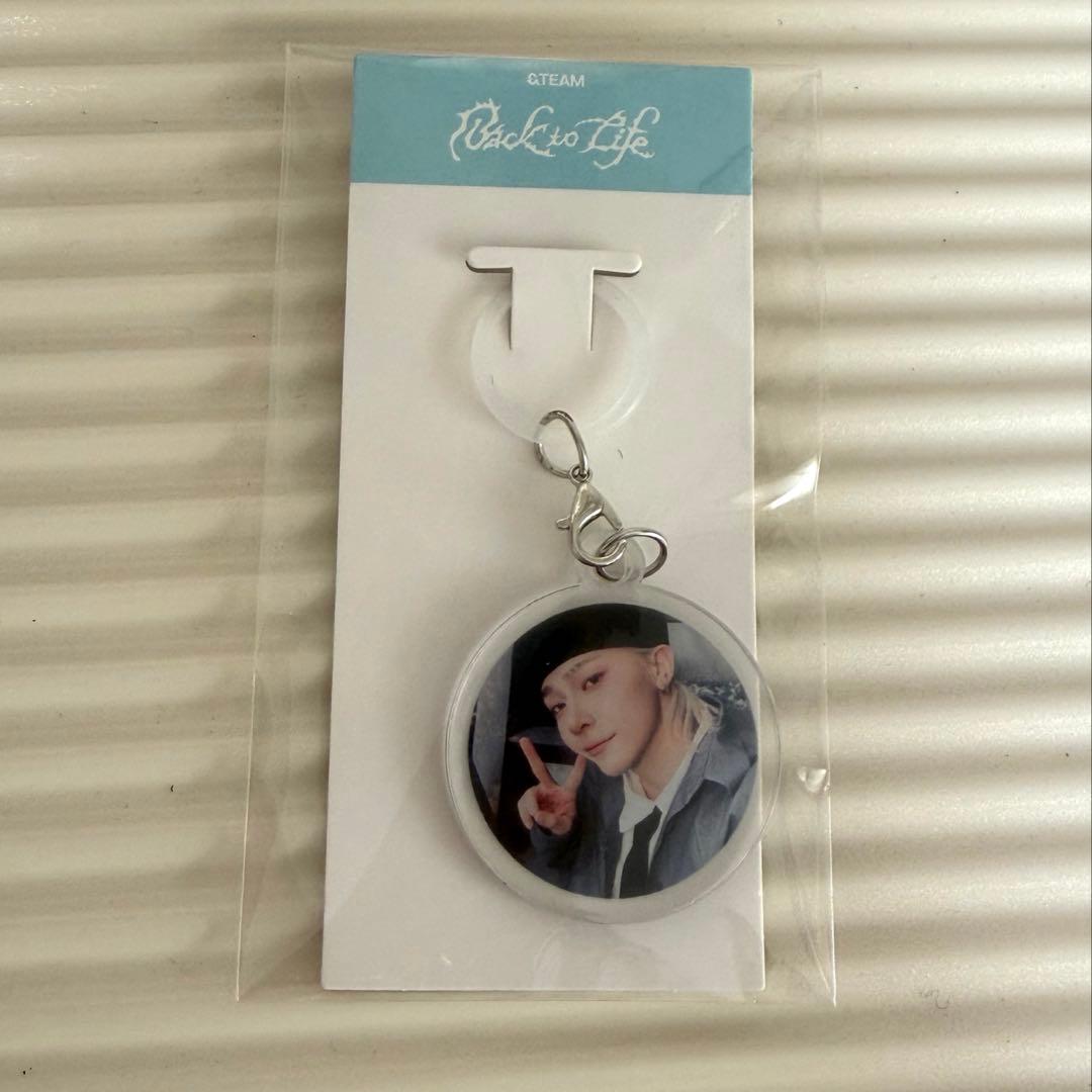 [USED] &TEAM NICHOLAS Back to Life Acrylic Charm