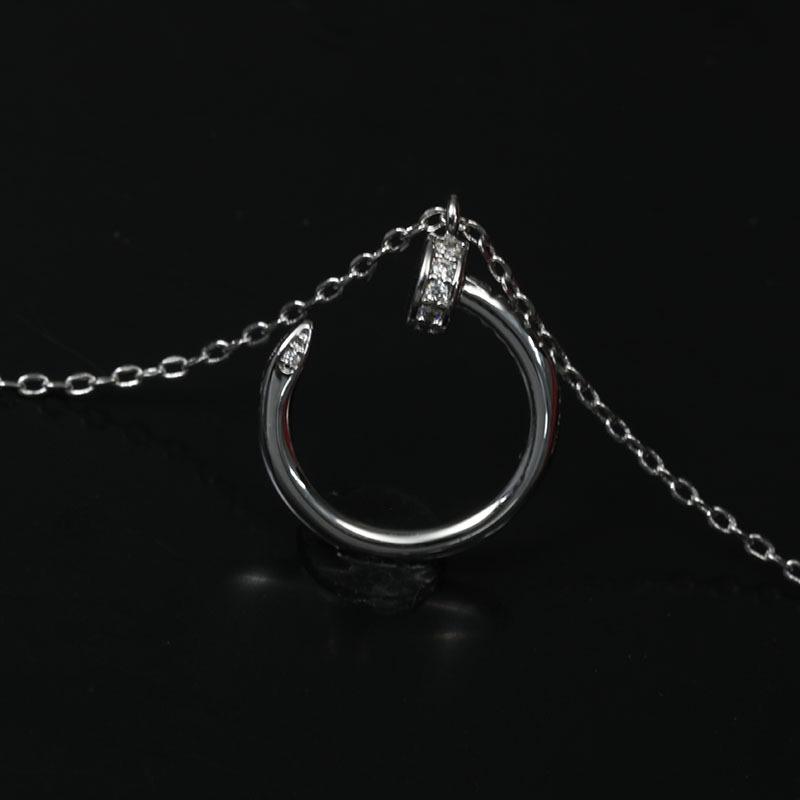 Seiko Kaka Classic V Gold Nail 18K Diamond Necklace - High-End Luxury Clavicle Chain for Couples