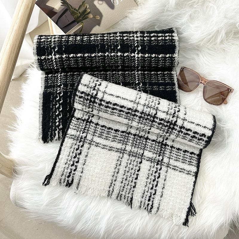 Light luxury black and white woven wool scarf autumn and winter women's simple high-end temperament trendy shawl