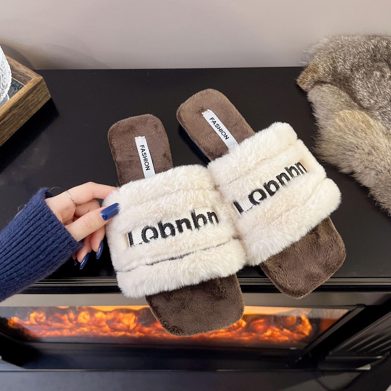 

Thick-bottomed fluffy slippers women s summer wear 2025 new Korean version of high-end temperament French fairy muffin sandals 41