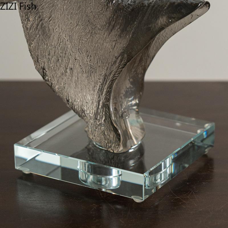 Creative Antelope Statue Handicrafts Ornaments Desk Decoration Transparent Antelope Sculpture Glass Base Room Aesthetic Decor