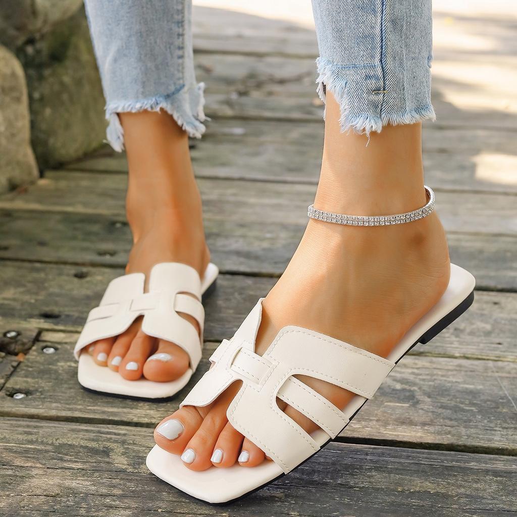 Fashion 2025 Large Size Fashion Flat Bottom Foreign Style Versatile Casual Square Head Versatile Cool Slippers