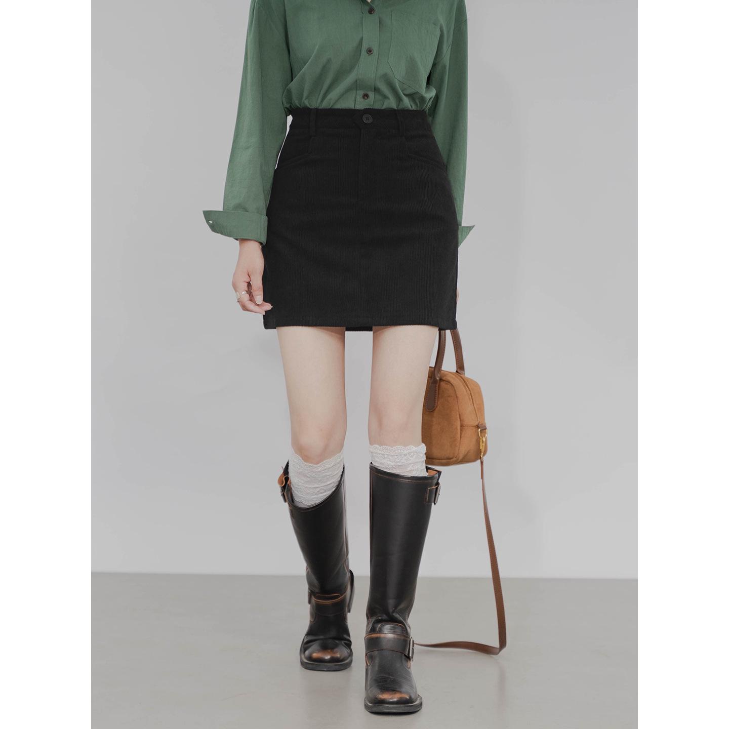 

Retro Corduroy High-Waisted A-line Mini Skirt for Women - Elegant, Slimming, Versatile Design with Lining S