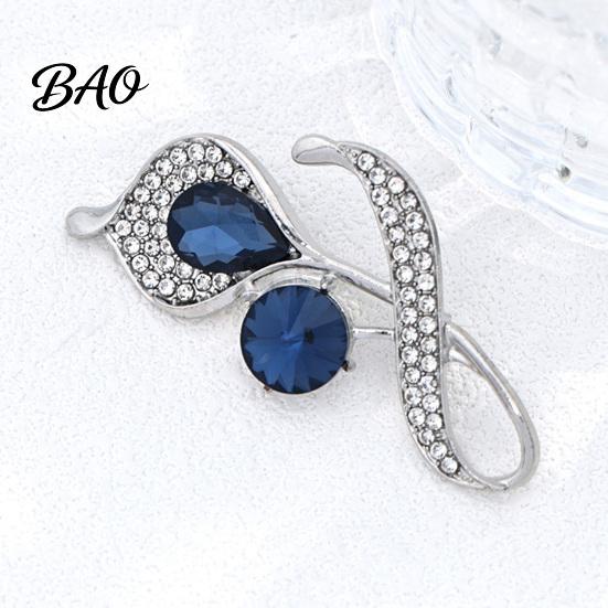 Shirt Brooch Women Rhinestone Flower Pin, Sparkling Floral Lapel Jewelry Accessory Decorative for Coats Dresses Suits Badge
