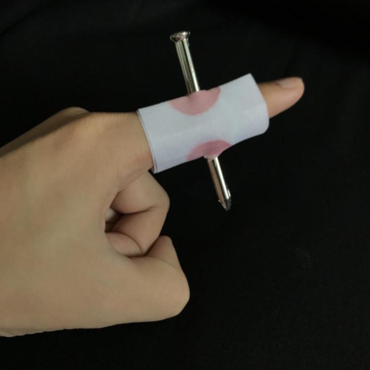 

1PC Prank Requis Toys, Pound, Prank Funny Toys, Prank People Wearing Finger Noils