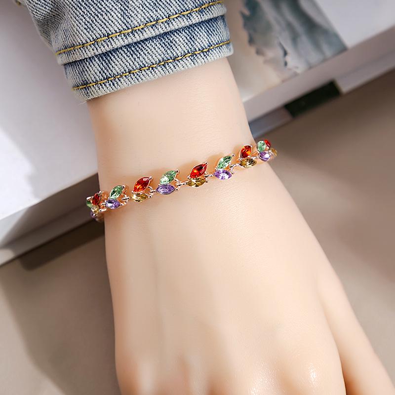 

Colorful Crystal Bracelet: Luxury Diamond-Studded Willow Leaf Design