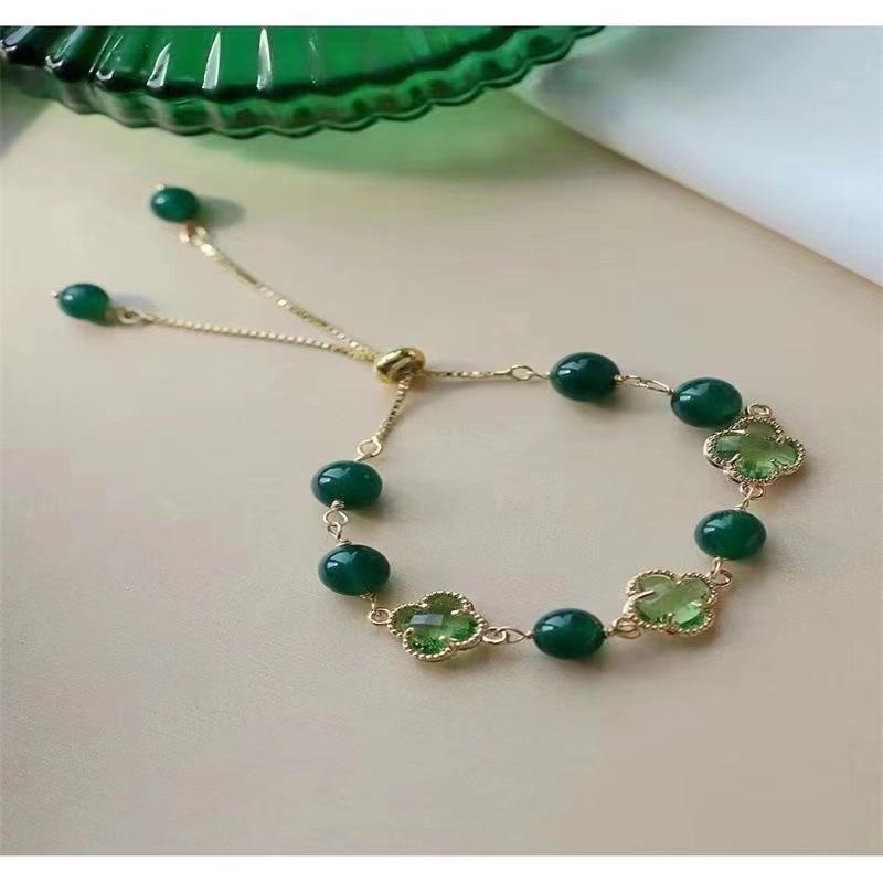 Fashion four-leaf clover Taiwan chalcedony collarbone chain, fresh INS necklace
