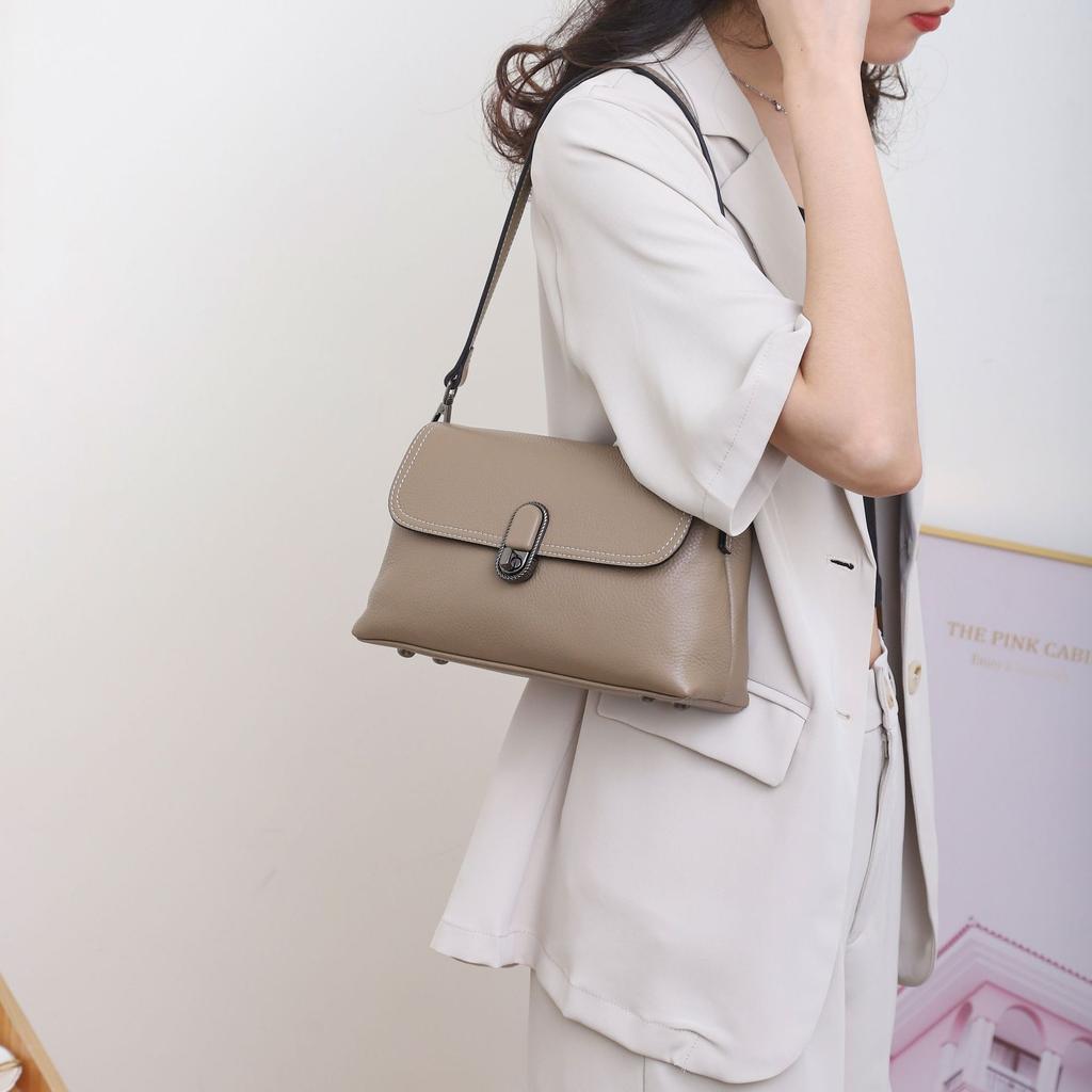 Cowhide Lock Single Shoulder Women's Bag, Large-capacity Messenger Tote Bag, Women's Headbag, Fashionable and Simple Shopping