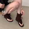 2025 neue Sommer vielseitige offene coole Stiefel Westernstiefel Retro-Riemen Römerschuhe Fischgräten-Innenfutter plus Zehensandalen