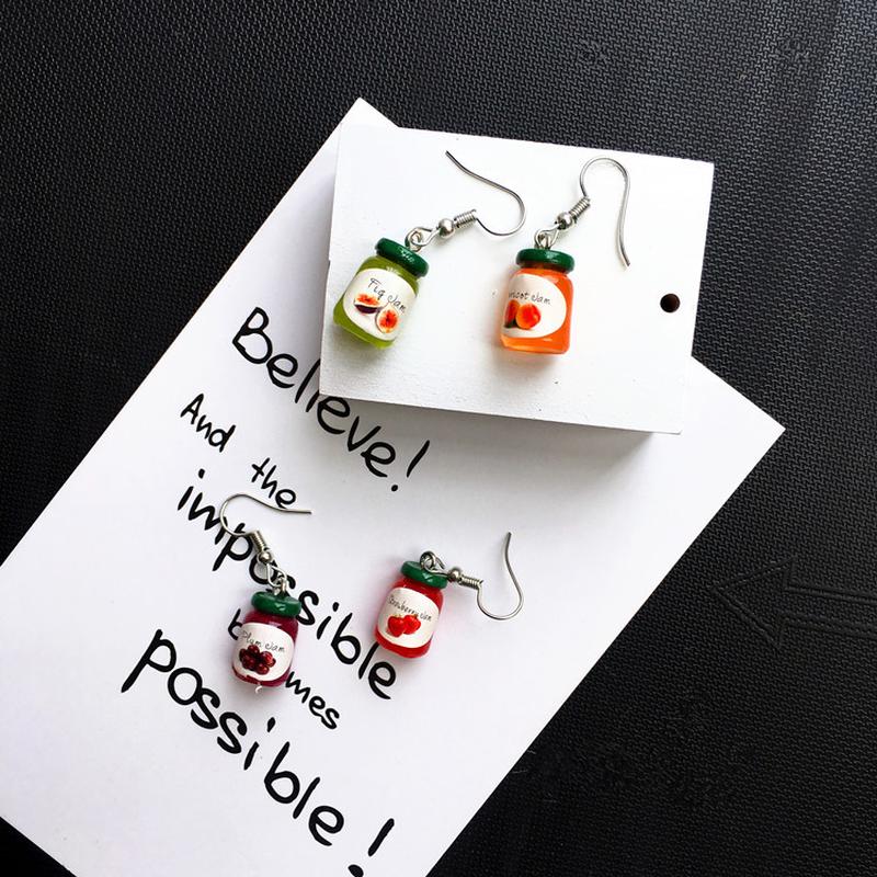 1 Paar lustige süße simulierte Ohrringe in Form einer Marmeladenflasche mit Früchten