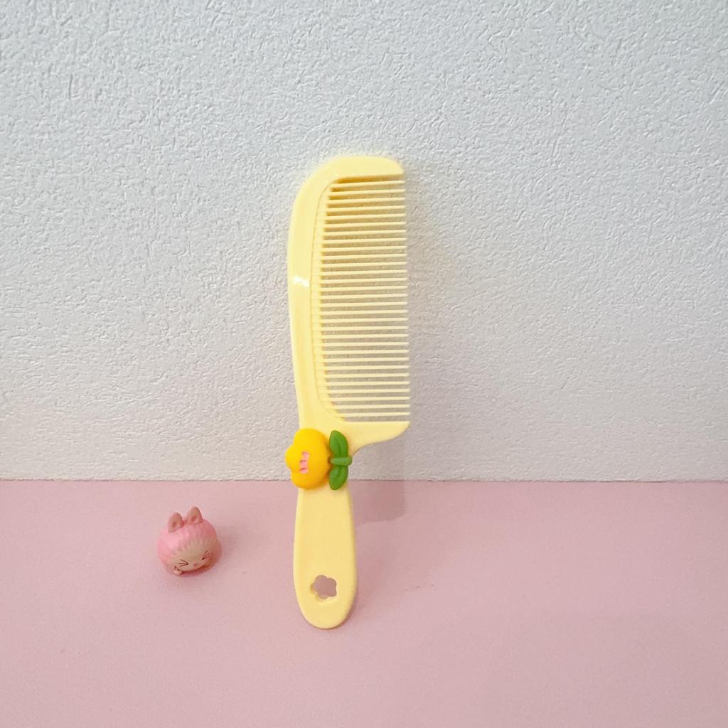 Mini Cartoon Hair Comb for Girls - Portable and Cute Haircare Tool for Children and Students