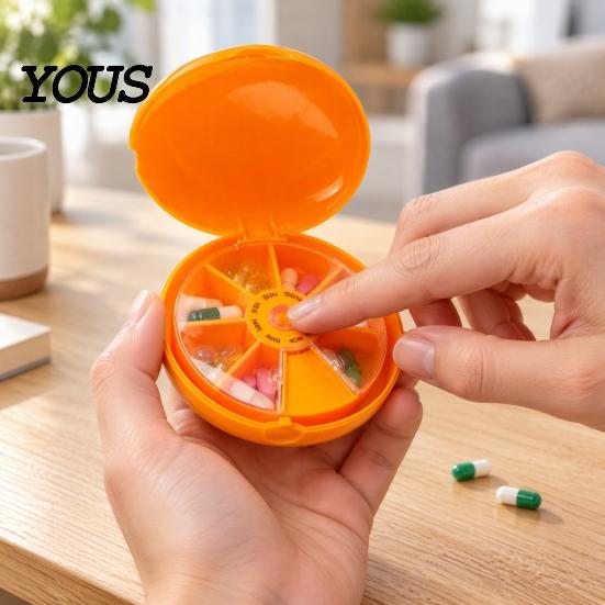 Weekly Medication Container Portable Pill Organizer, 7 Compartments Rotating Organizer Case, Moisture-Proof Dispenser for Daily Vitamin And