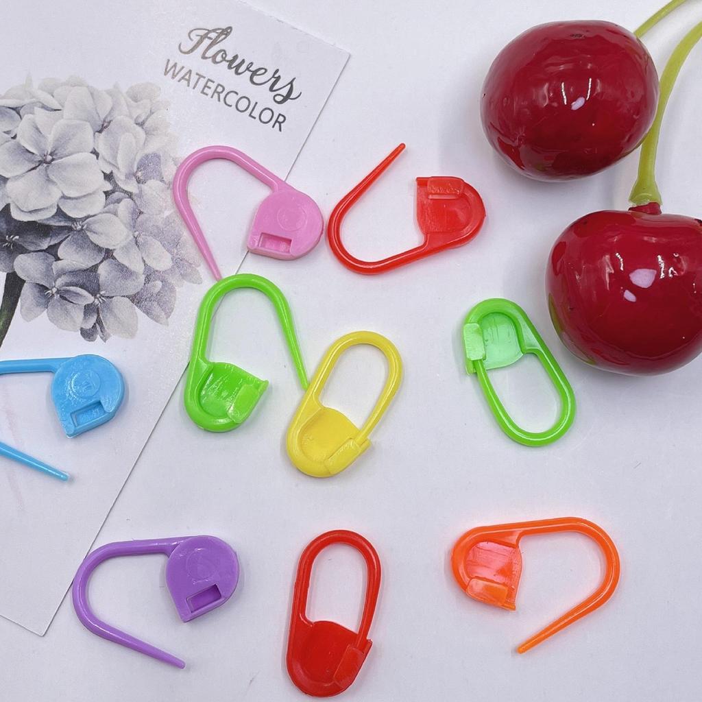 Colorful Small Safety Pins with Anti-Disassembly Marker & Brooch Function – Plastic DIY Jewelry Accessories