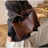Luxury Woven Handbag For Women Large Capacity Top Handle Tote Bag Simple Casual Shoulder Bag New Vacation Commuter Underarm Bag
