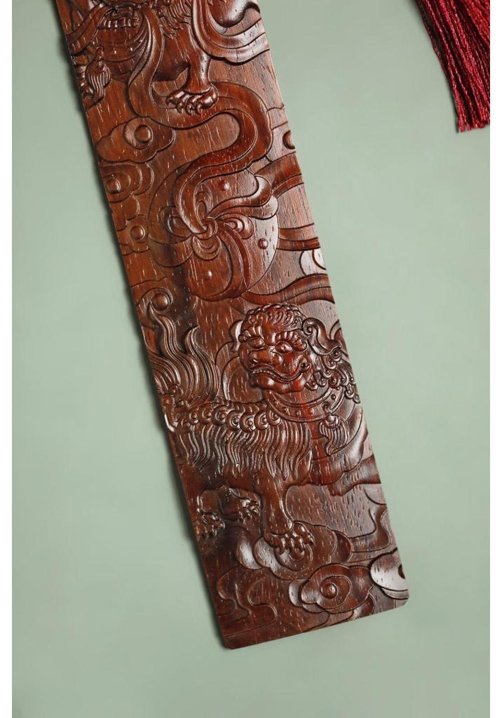 Rosenholz Glücksbringer Löwenball Lesezeichen – Elegantes chinesisches Stilgeschenk