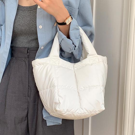 Herbst und Winter Neue Tasche für Damen Pendler Handtasche PU Weiches Leder Tragetasche für Damen Große Kapazität Baumwollkleidung Wolkentasche