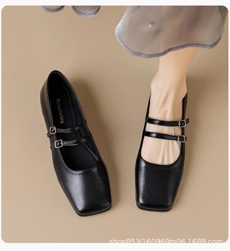

Square head flat bottom silver ladyshoes women s 2025 summer thick heel French retro one-word buckle with soft sole Muller single shoes women 40 чёрный