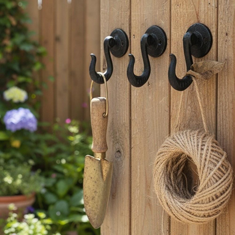Retro Style Wall-Mounted Shelf Decorative Horticultural Hooks Cast Iron Wall Hooks Outdoor Patio