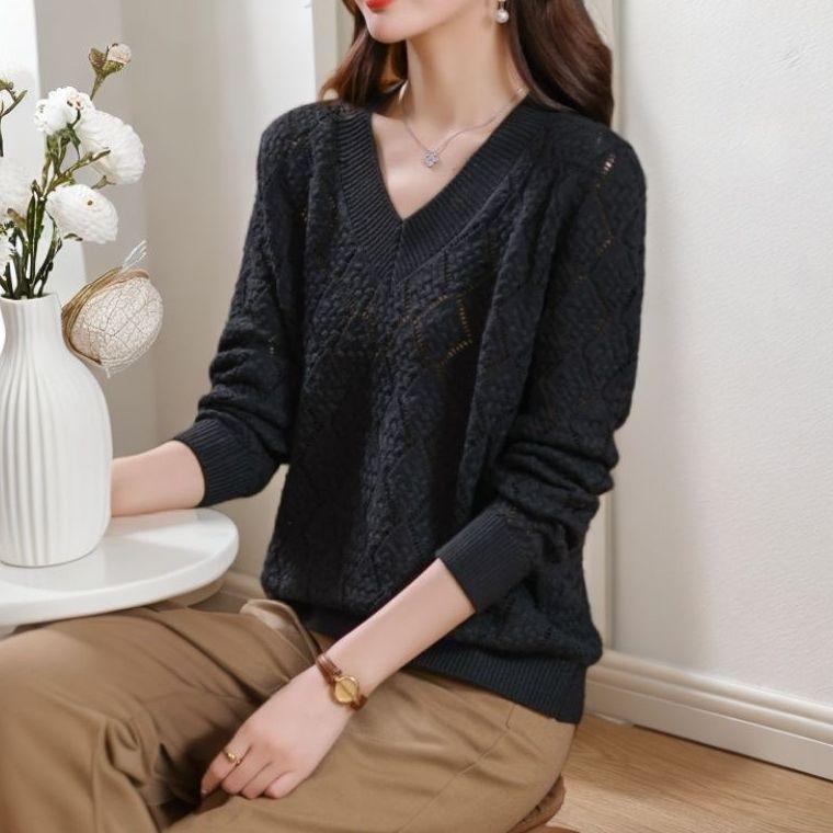 Women's Plus-Size Dopamine V-Neck Sweater Loose Collarbone-Showing High-Grade Hollow-Out Knit Top for Autumn & Summer