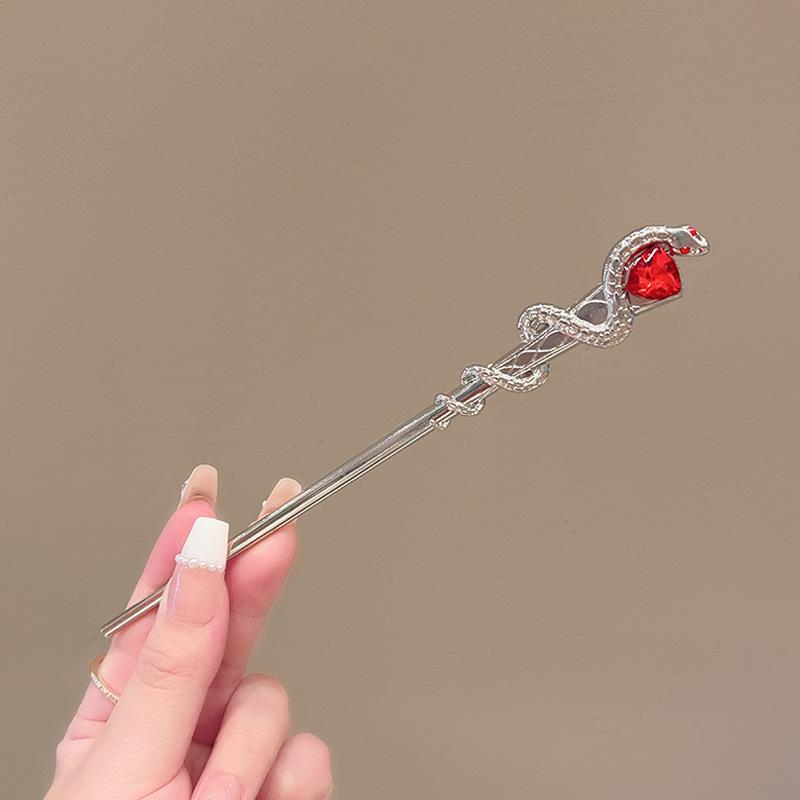 Elegant Red Rose Tassel Hairpin - U-shaped Hair Accessory for Women, Perfect for Updos and Traditional Attire.