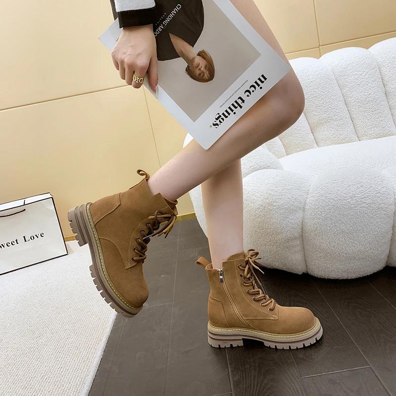 Модные коричневые ботильоны женские на толстой подошве теплые меховые зимние ботинки — фото 4