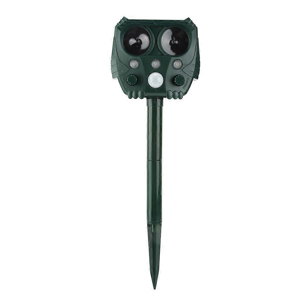 Outdoor USB Rechargeable Solar Power Ultrasonic Animal Repellent Dog Cat Repeller Equipment