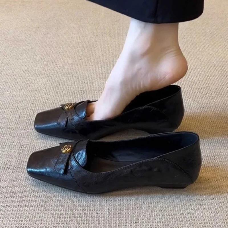 Retro Soft Bottom Mary Jane Shoes for Women with Butterfly Knot Commuter Flat Shoes Versatile Casual Leather Shoes