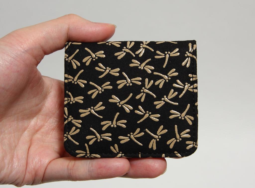 Deerskin Inden Box Type Coin Purse Wallet Unisex Dragonfly Pattern White [Hasegawa]