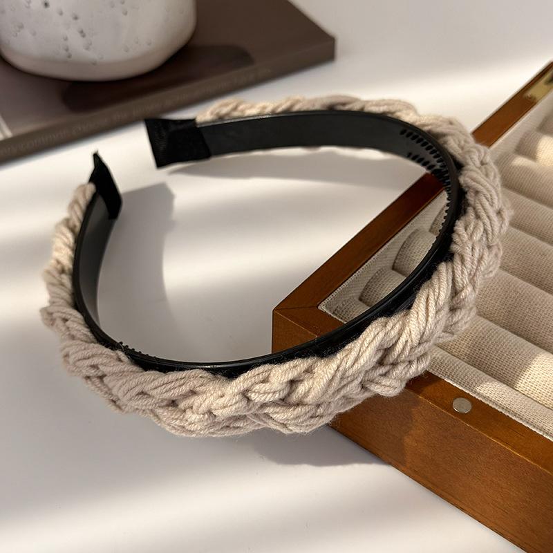 

Ретро Кофейный Цвет Вязаные Плетеные Повязки на Голову Для Женщин Девушек Элегантная Повязка для Волос Умывание Лица Обруч для Волос Модные Аксессуары для Волос Новинка