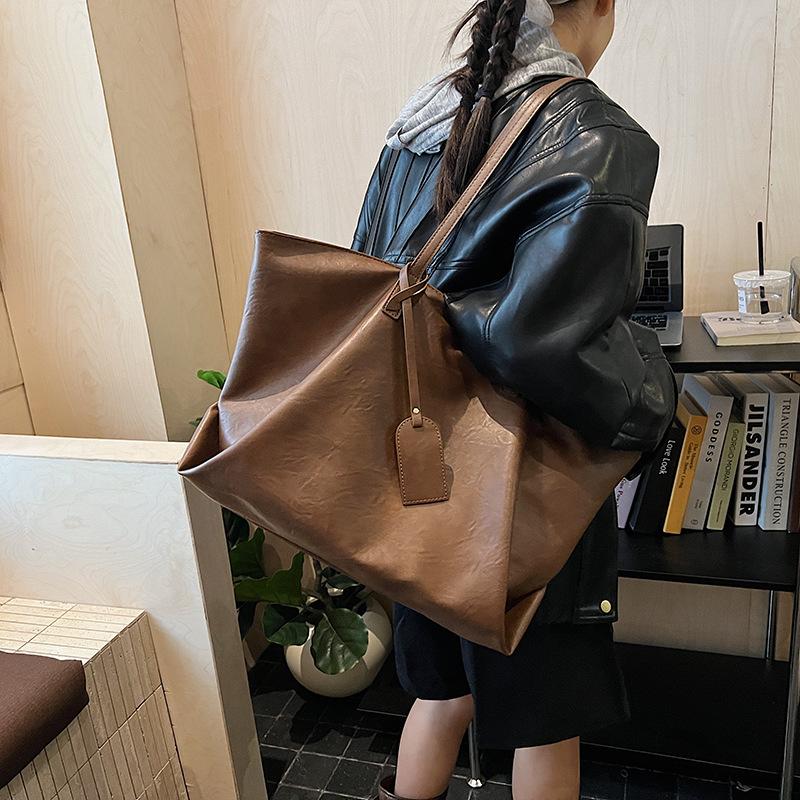 Retro Bag Women's Large Capacity 2025 New Autumn and Winter Simple Versatile Shoulder Underarm Bag Texture Commuter Tote Bag