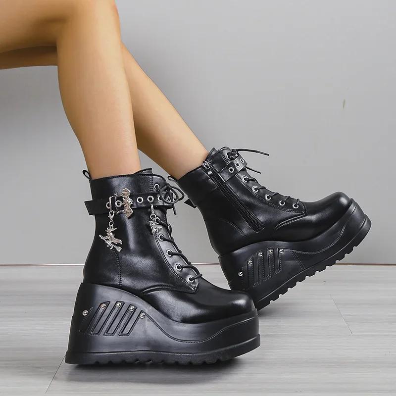 Modische Damen-Stiefeletten mit Plateauabsatz und runder Spitze, Reißverschluss, Punk, lässig, Cosplay, Fledermaus-Motorradstiefel für Damen, Gothic-Schuhe mit Metallkette