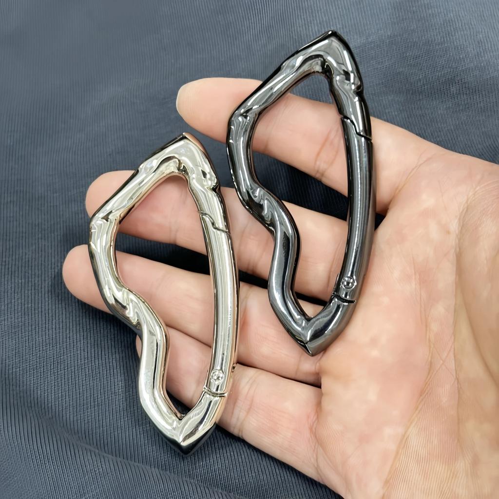 1PCS Zinc Alloy Mountaineering Belt Buckle Metal Essential Belt Icon Carabiner Waist Hanging Keychain Women Men Bag Pendant