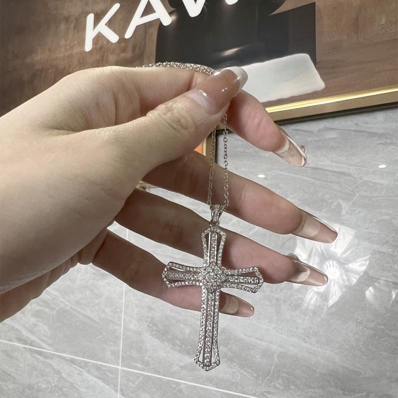 Elegant Diamond Cross Necklace for Women: Versatile, Niche Design, Clavicle Chain
