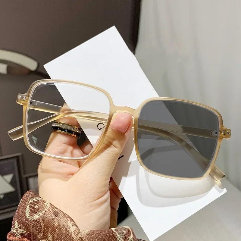 Luxury Oversized FrameDesign Blue Light Blocking Photochromic Glasses Womens Fashion Nearsighted Glasses Classic Transparent Eyewear