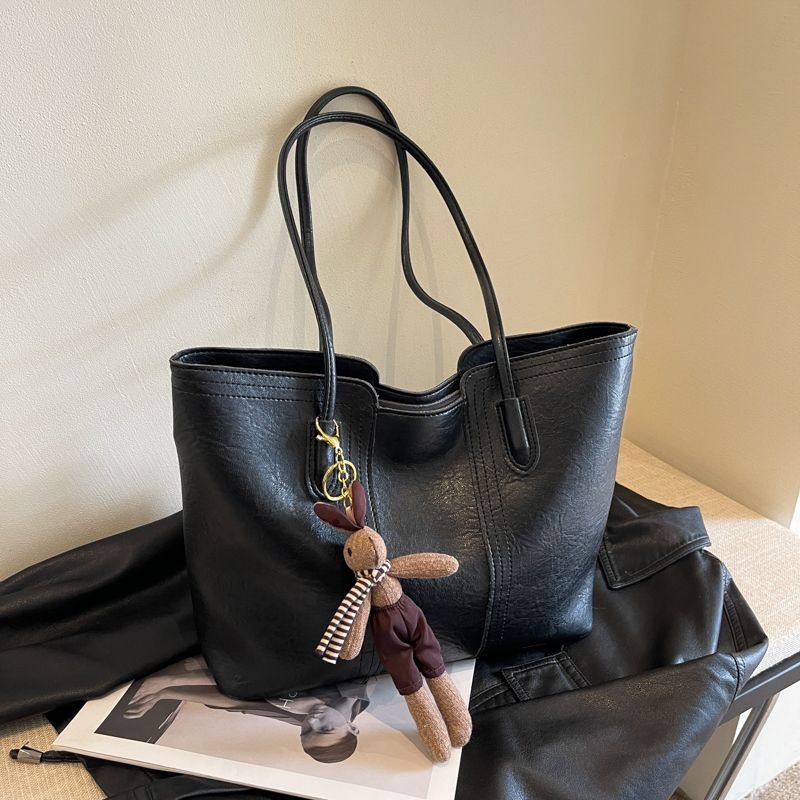 

Accessible Luxury Classy Fall and Winter Textured Special-Interest Design Shoulder Bag Black [with pendant]]