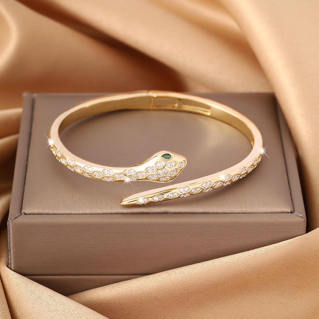 Exquisites 2025 Europäisch-Amerikanisches Nagelarmband mit Zirkon, Luxuriöser Kupferschmuck