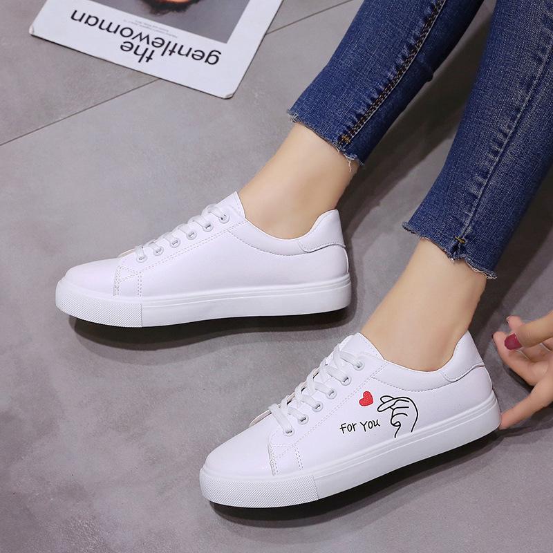 Fashion White Breathable Women Running Shoes New Spring Autumn Embroidered Flower Lace-Up Casual Sneakers Zapatos De Mujer