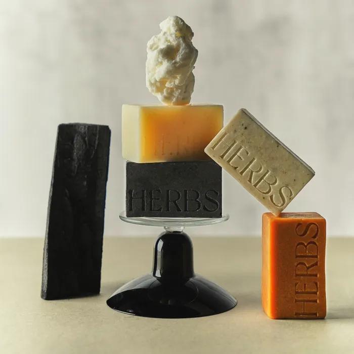 1+1 Anti-Hair Loss Shampoo Bar Black Bar Mildly Acidic Non-irritating Hair Care 200g