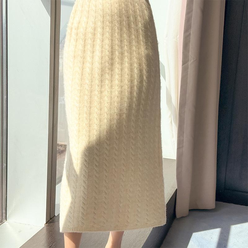 

Women s 7-Gauge Thick Cable Knit 100% Wool Midi Skirt - Autumn/Winter Japanese Korean Style, Casual Long Straight Bodycon Cashmere Skirt. One Size