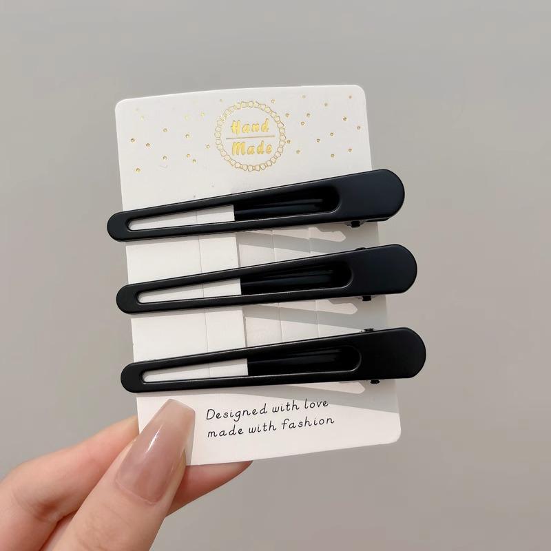 Elegant Black Metal Hair Clip for Women - Forehead, Bangs, Duckbill Style