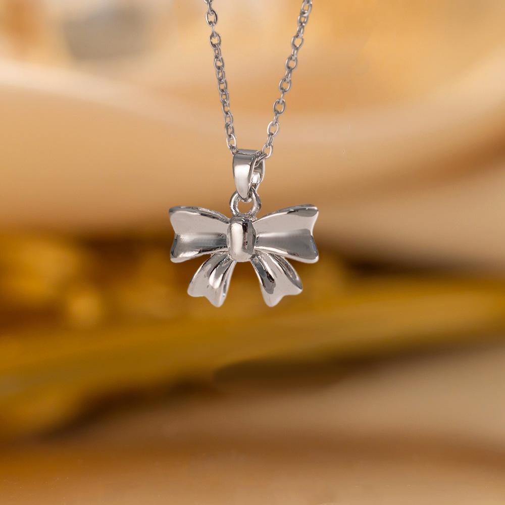 Elegant Luxury Full Zircon Copper Micro Inlaid Necklace Women Simple Exquisite Collarbone Chain Necklace