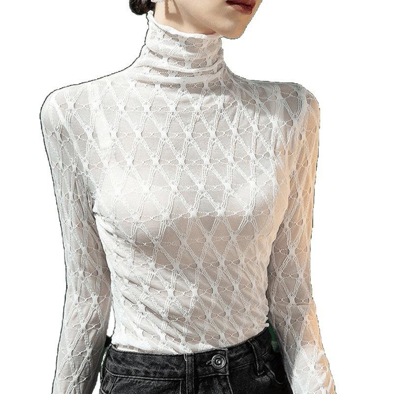 Czarna koronkowa warstwa bazowa dla kobiet na jesień i zimę, z długim rękawem i dopasowanym krojem, pod spodem siateczkowy top z polarowym kołnierzem