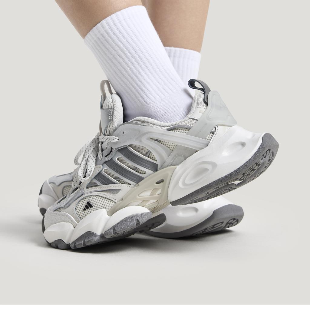 adidas XLG Runner Deluxe Gris Argent Blanc