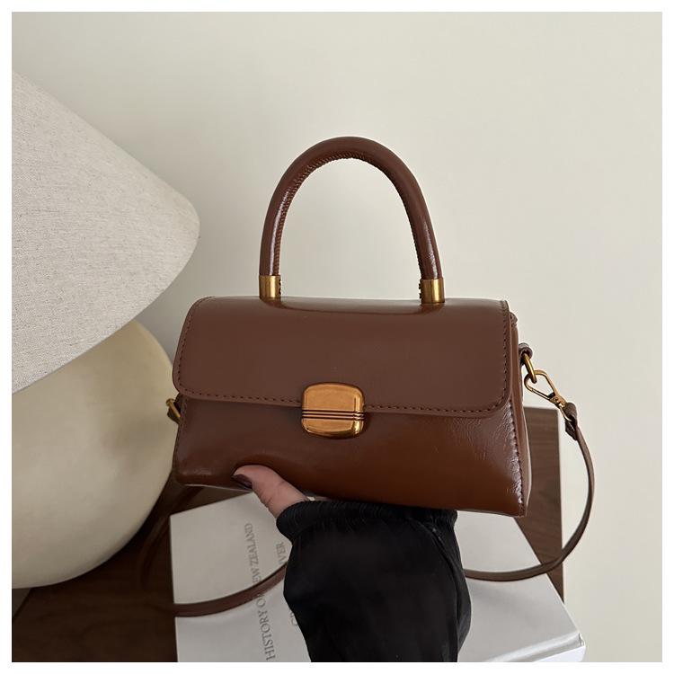 Modna damska mała kwadratowa torba na jedno ramię i crossbody na rok 2025: Modna torebka do dojazdów