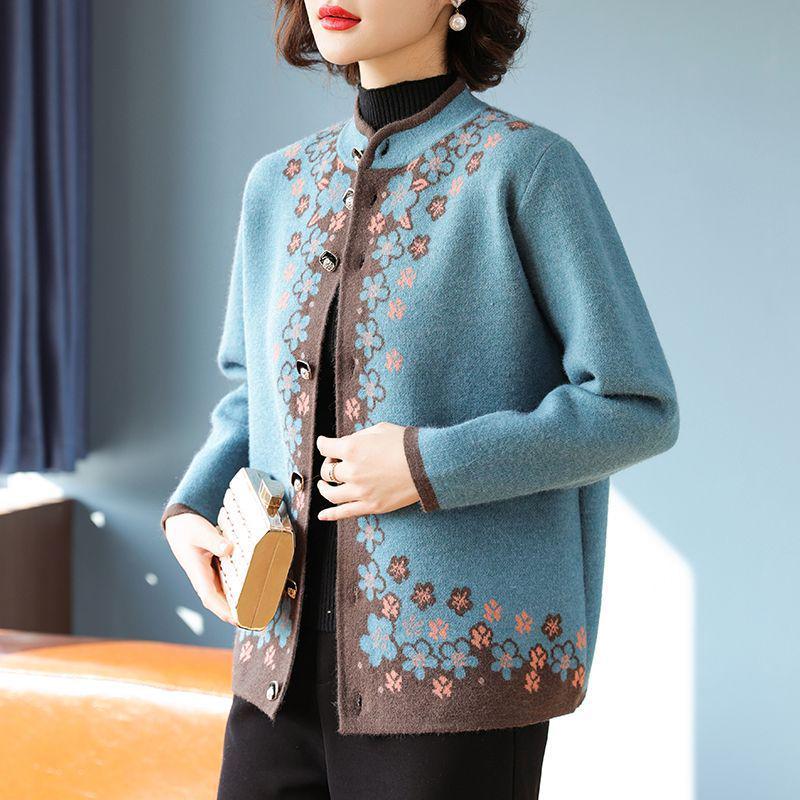 Stylish Autumn Cardigan for Middle-Aged Women: Fashionable Short Sweater for Spring and Fall